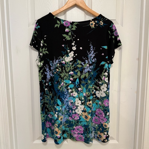 EUC Susan Graver Printed Liquid Knit Cap Sleeve Hi-Low Hem Top - Picture 3 of 4